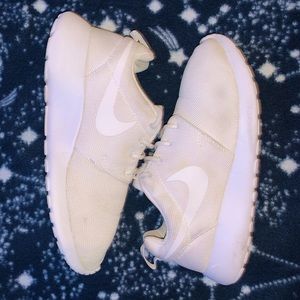 Nike Triple white Roshe Runs sz 7.5